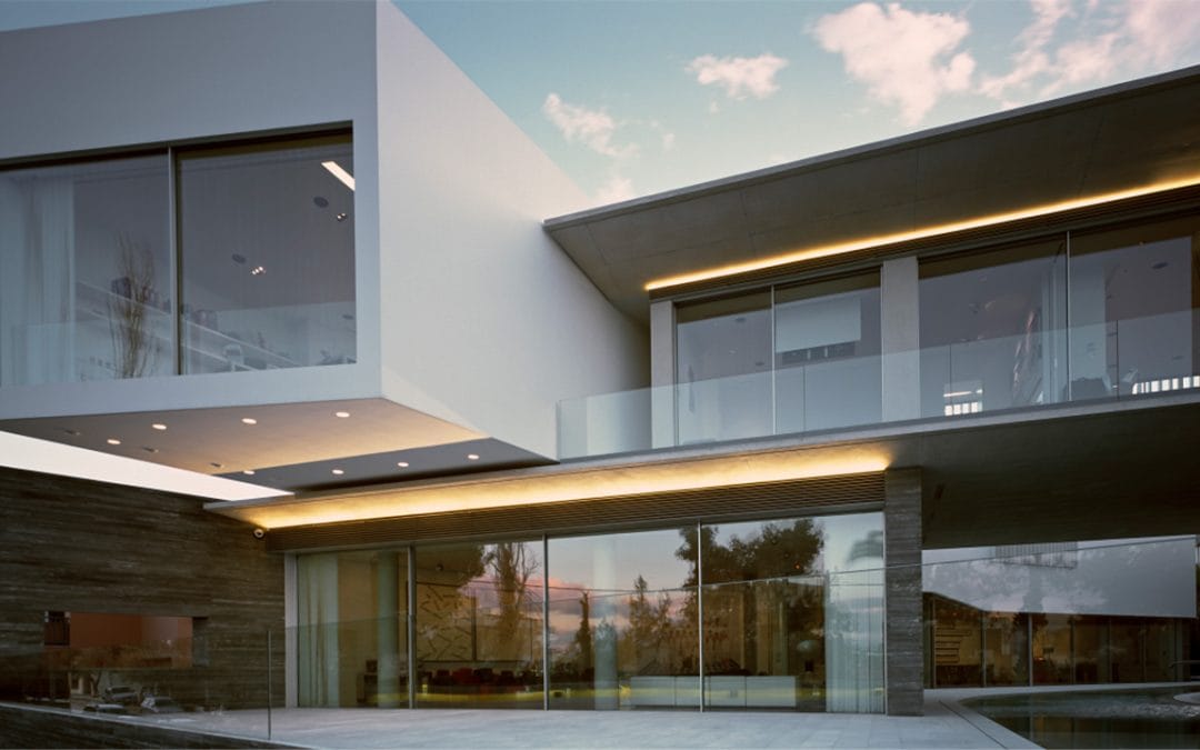 De ce aluminiul este cheia unei case moderne și luminoase